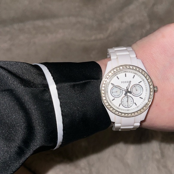 White multi-function Fossil watch - Picture 2 of 3